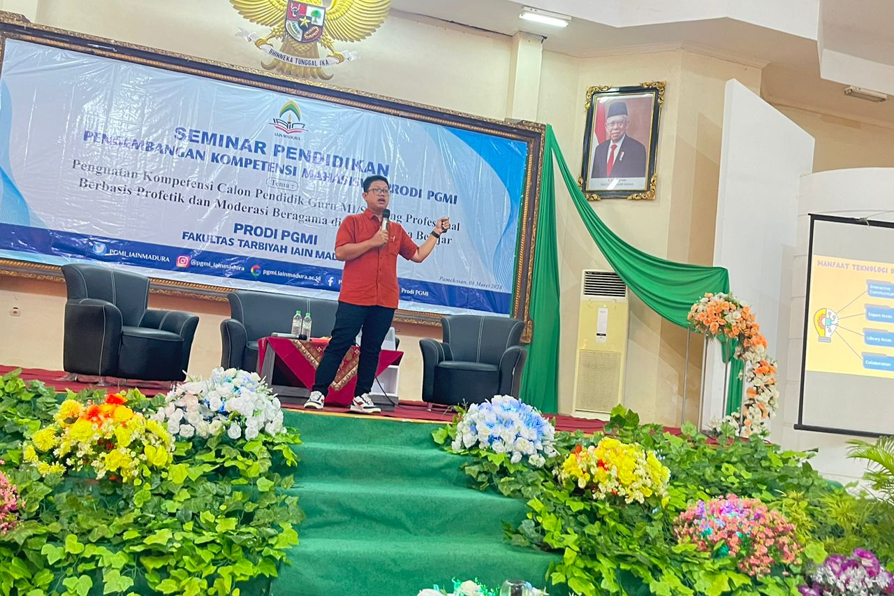 Prodi PGMI Menggelar Seminar Pendidikan "Penguatan Kompetensi Calon Pendidik Guru MI/SD yang Profesional Berbasis Profetik dan Moderasi Beragama di Era Merdeka Belajar"