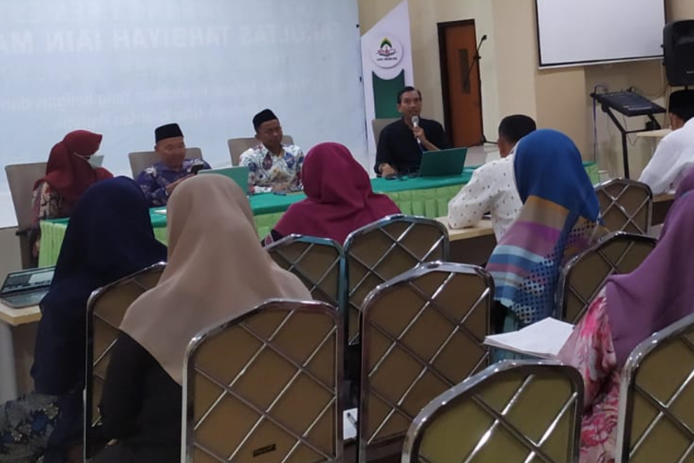 Upaya Peningkatan Penelitian dan Pengabdian Kepada Masyarakat, Dosen PGMI Hadiri Rapat Evaluasi Fakultas Tarbiyah