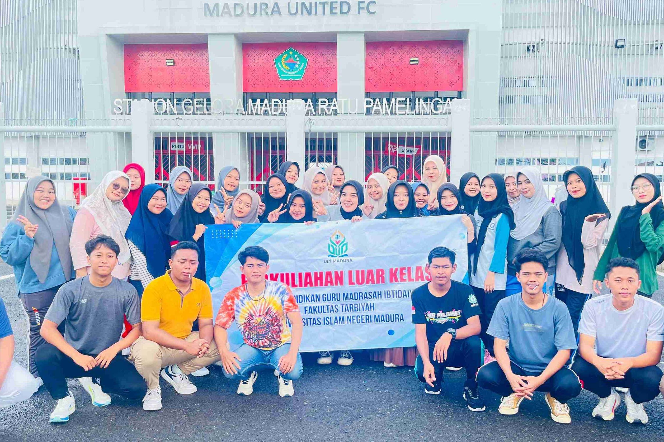 Tumbuhkan Jiwa Sehat dan Sportif, Mahasiswa PGMI Kelas C UIN Madura Gelar Praktik Lapangan Penjaskes di Stadion Gelora Madura Ratu Pamelingan