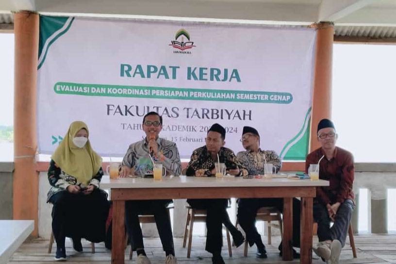 Rapat Kerja Fakultas Tarbiyah "Evaluasi dan Kordinasi Persiapan Perkuliahan Semester Genap Tahun Akademik 2023/2024"